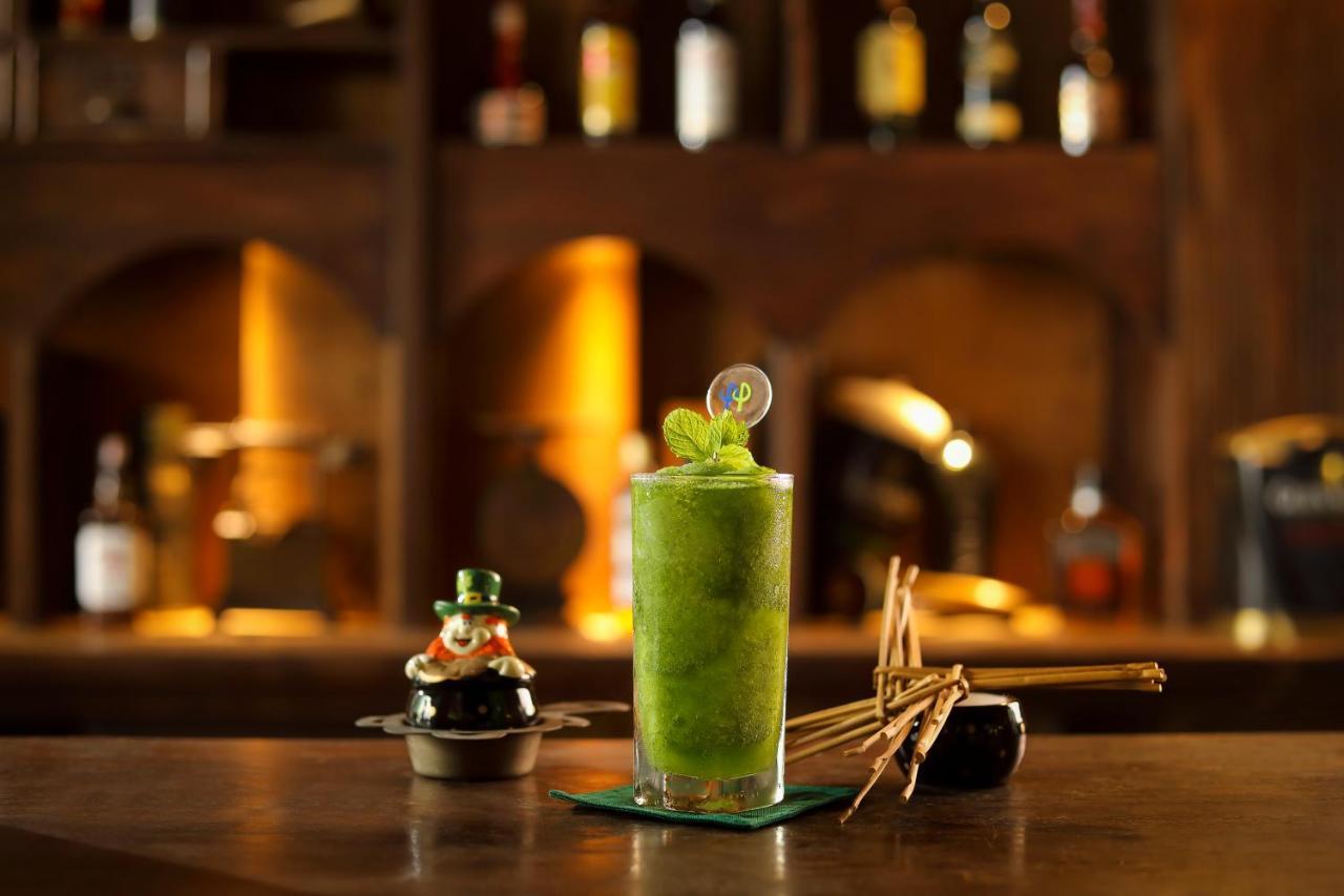 Bali Dynasty Resort Кута Экстерьер фото A matcha green tea drink