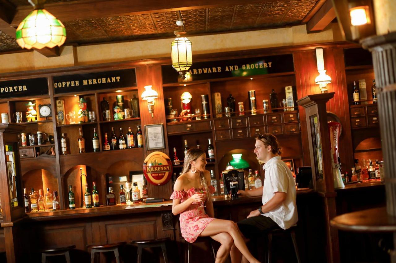 Bali Dynasty Resort Кута Экстерьер фото The bar at the Old Vic