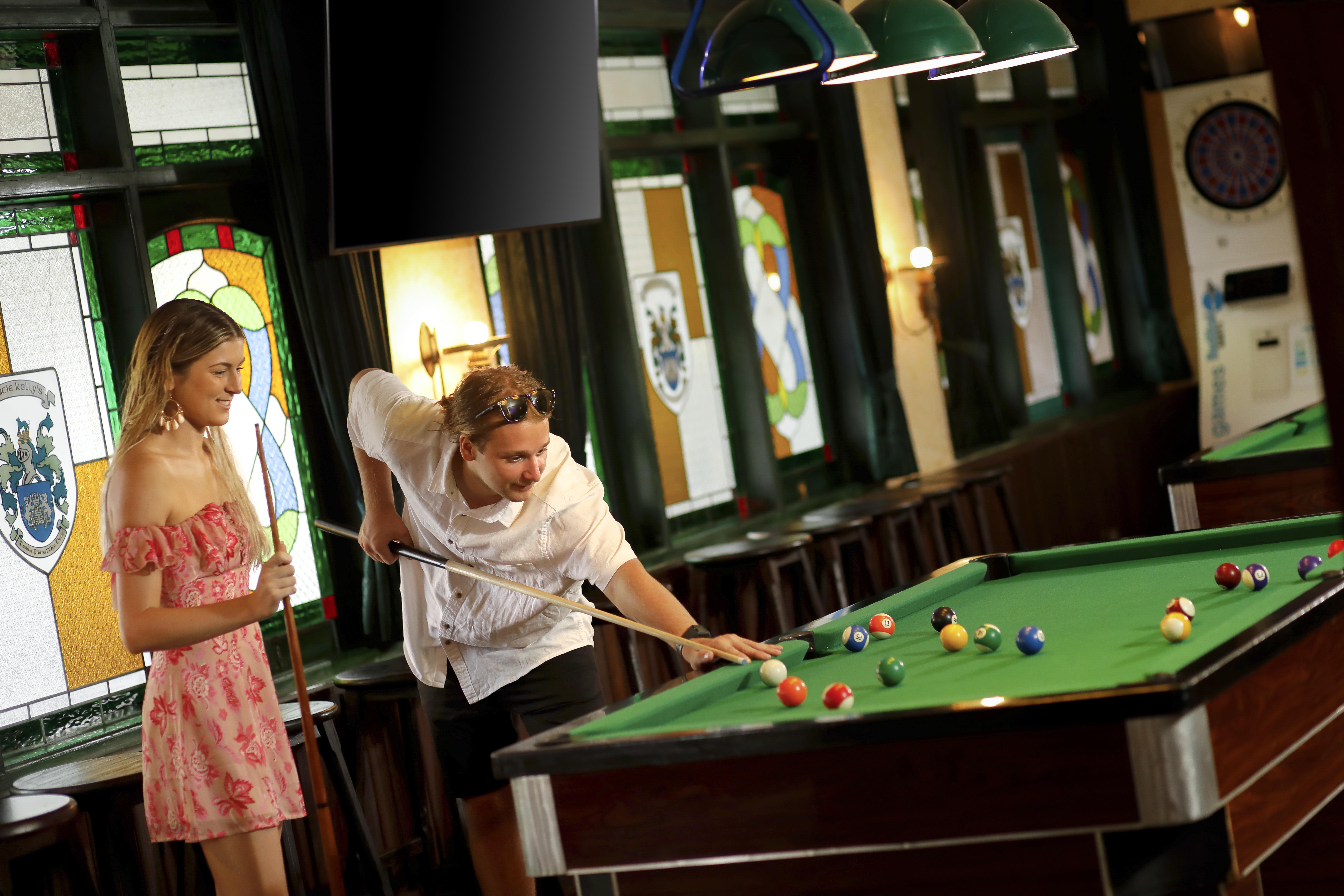Bali Dynasty Resort Кута Экстерьер фото Pool table at the hotel