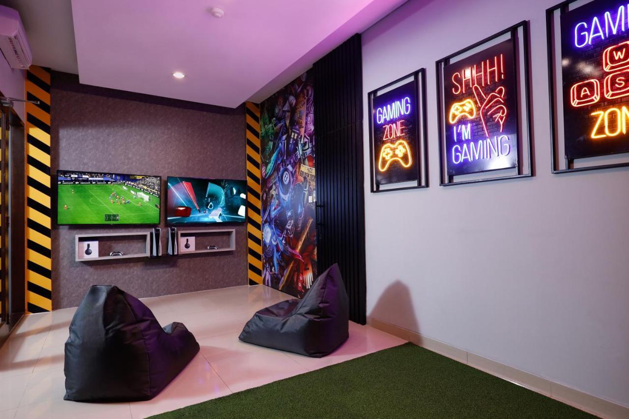 Bali Dynasty Resort Кута Экстерьер фото The gaming room at the 2016 FIFA Club World Cup