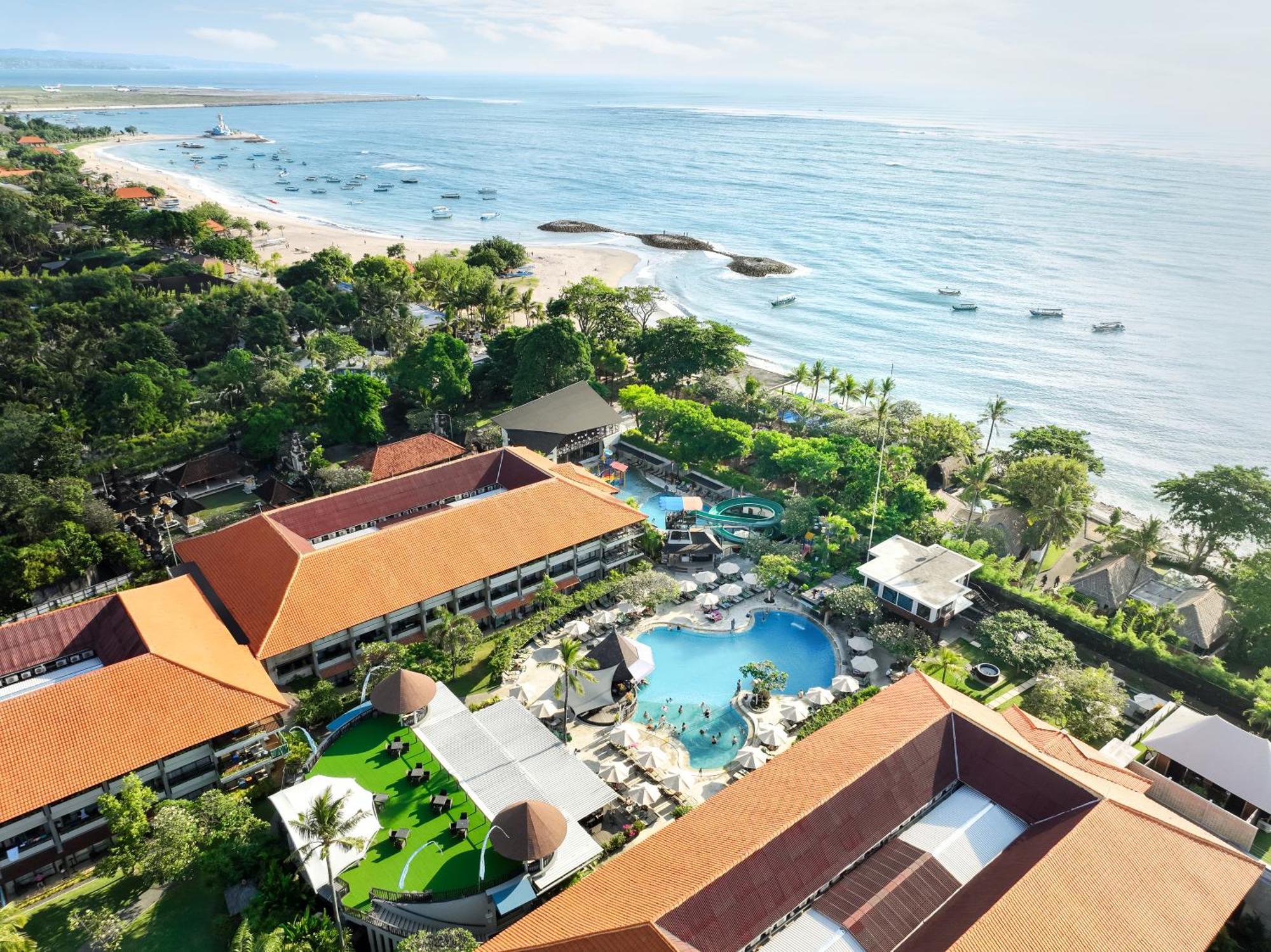 Bali Dynasty Resort Кута Экстерьер фото Aerial view of the resort