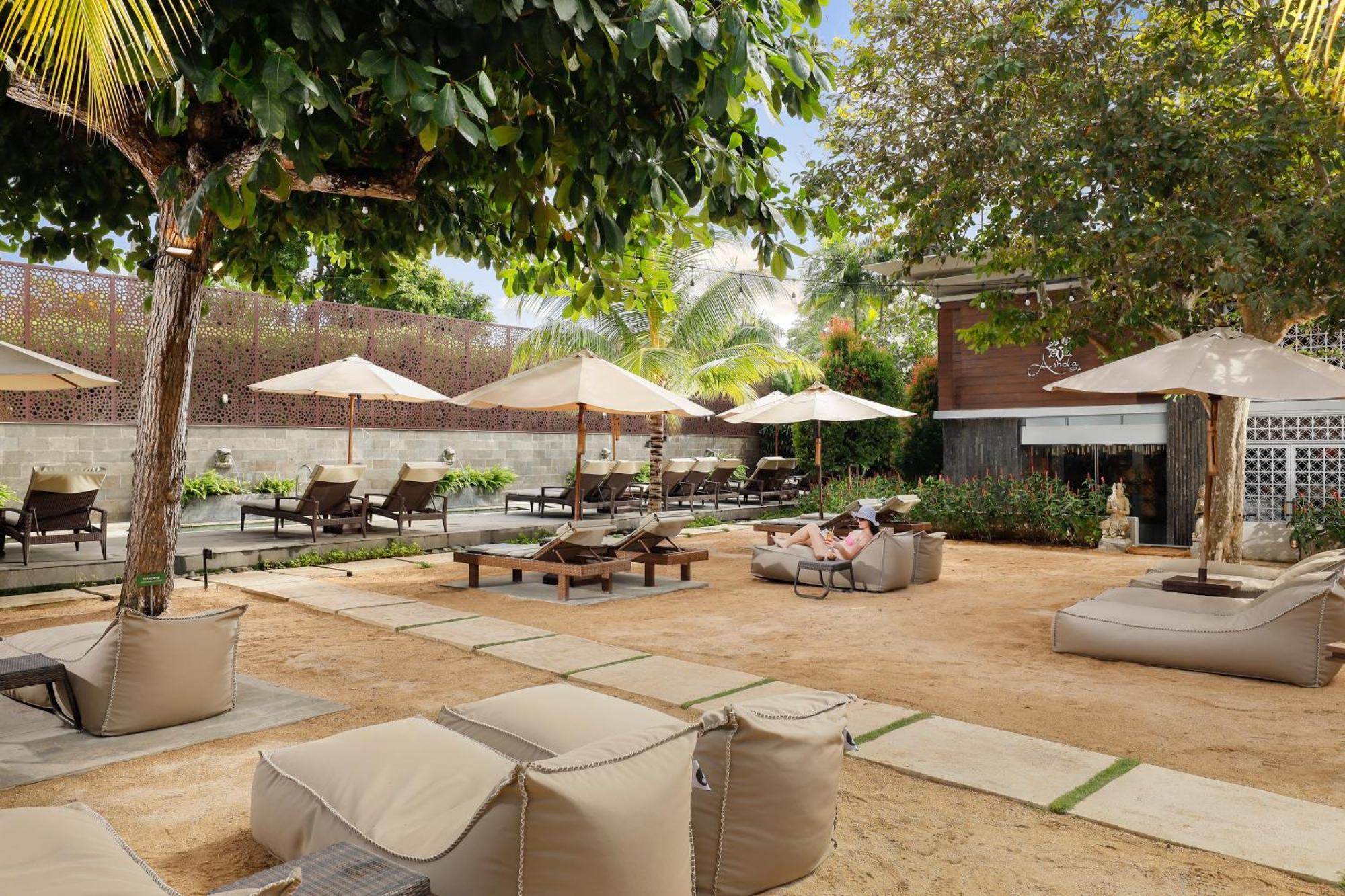 Bali Dynasty Resort Кута Экстерьер фото The beach at the hotel