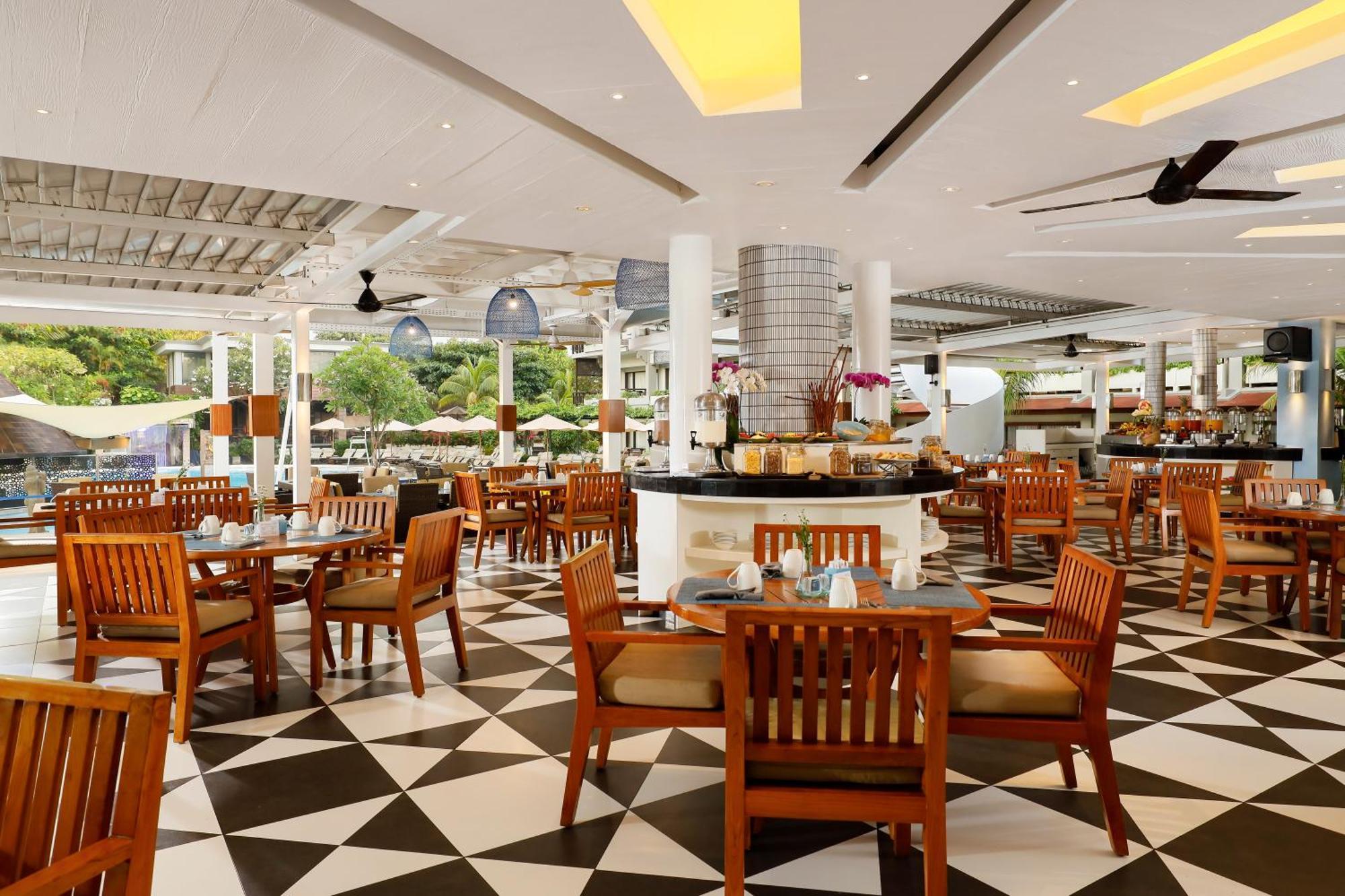 Bali Dynasty Resort Кута Экстерьер фото The restaurant