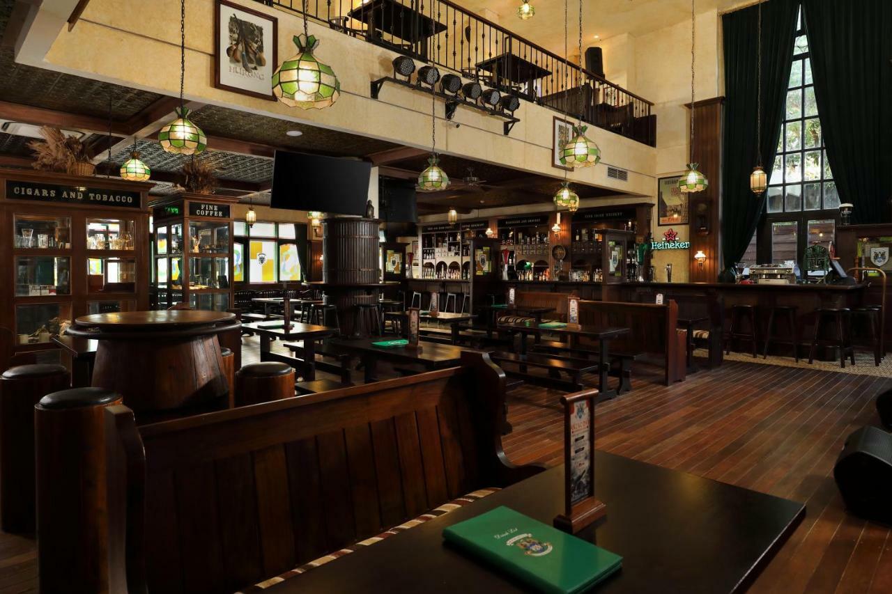 Bali Dynasty Resort Кута Экстерьер фото Interior of the Irish House, Bangalore